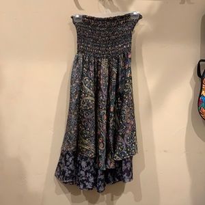 Strapless mini dress with unique pattern